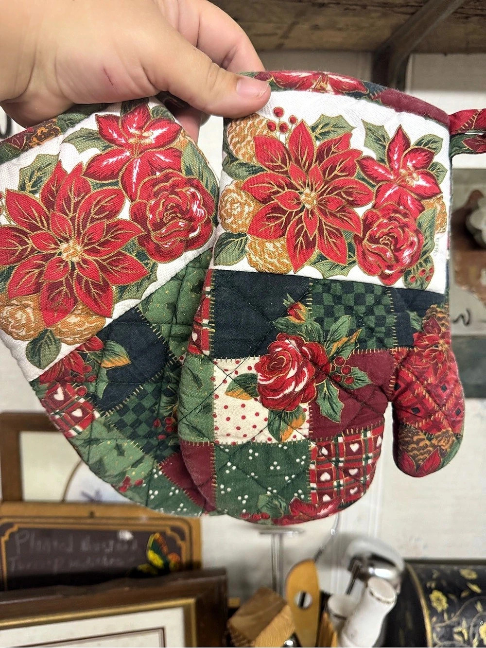 Vintage Christmas patchwork quilted oven mitts